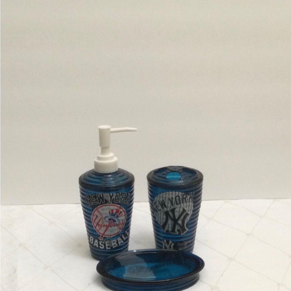 New York Yankees inspired soap dispenser set/toothbrush holder/Bath accessories.